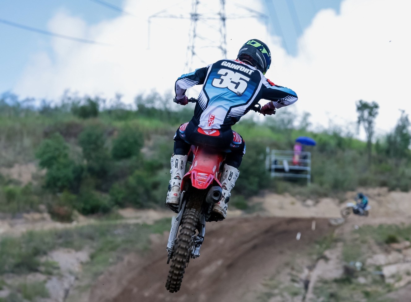 Moto Coach dirt bike skills clinic demonstrating body positioning